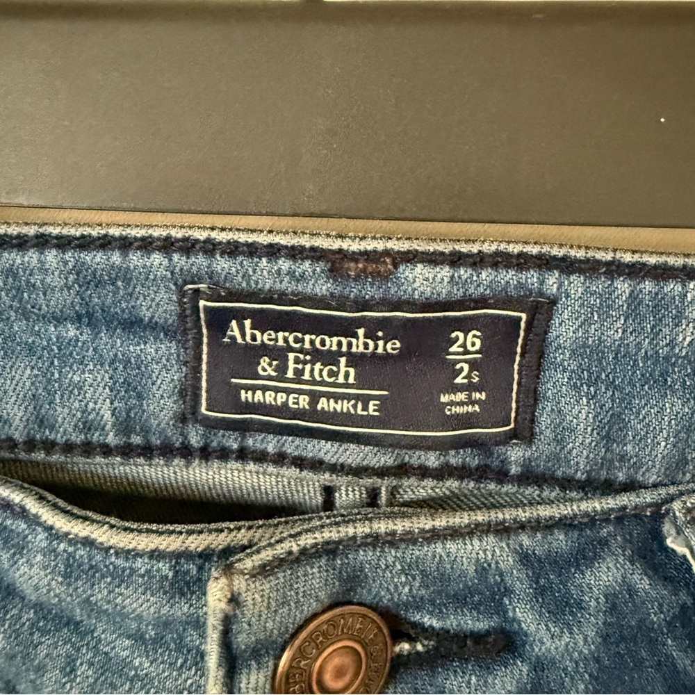 Abercrombie & Fitch Women's 26/2S Short Blue Harper Ankle‎ Raw Hem Skinny Jean - Picture 4 of 10